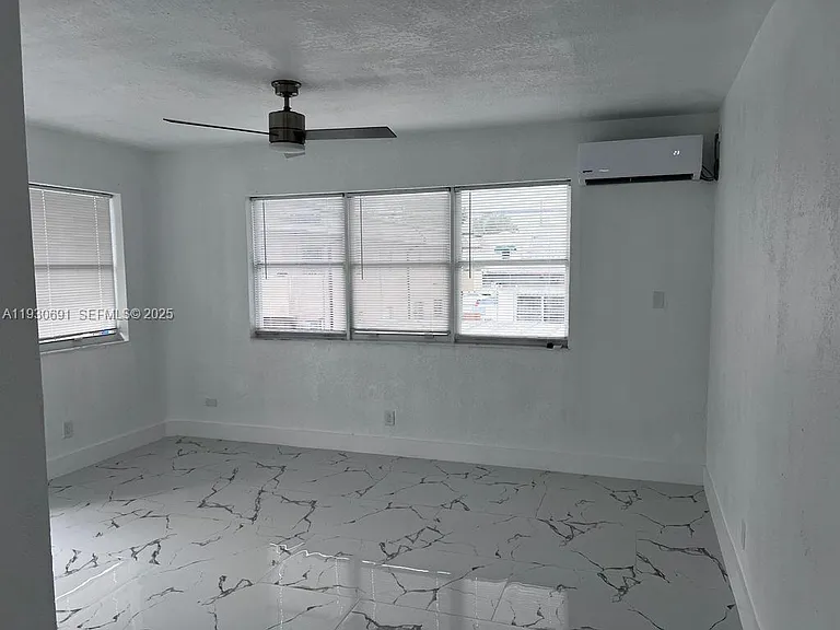 1131 SW 7th St #3 — Photo 4