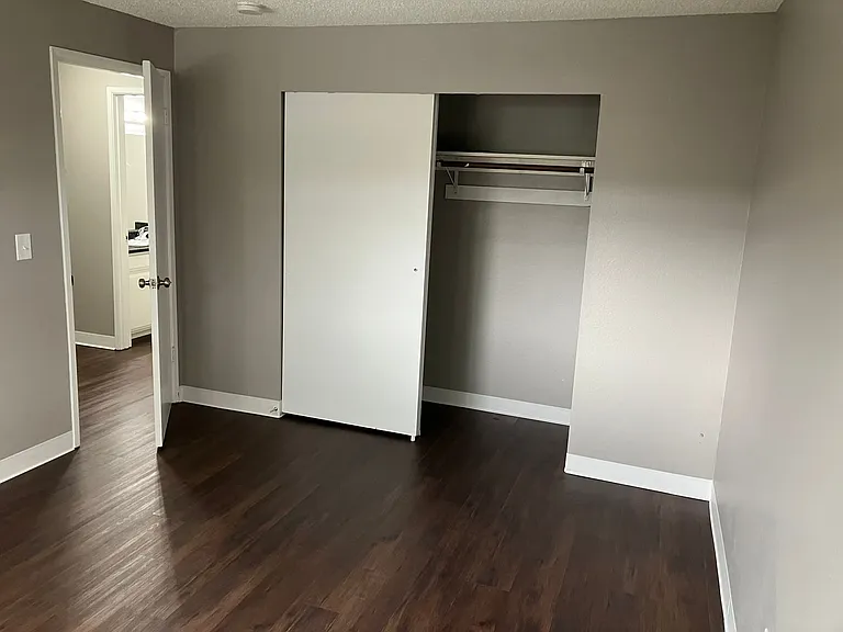 Sequoia Grove Apartments — Photo 19