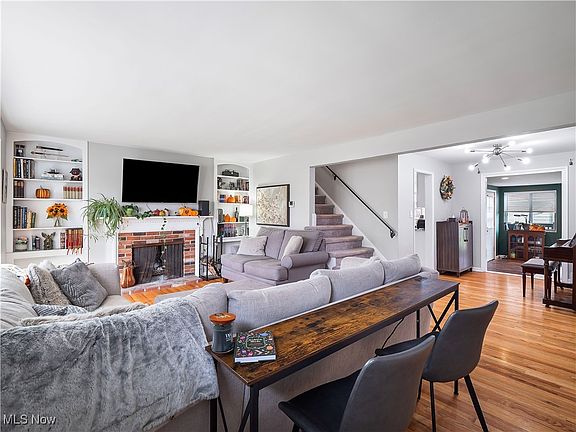 3rd image of 16524 Glenridge Ave