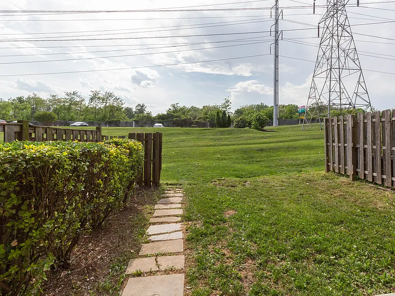 7914 Towerbell Ct — Photo 40