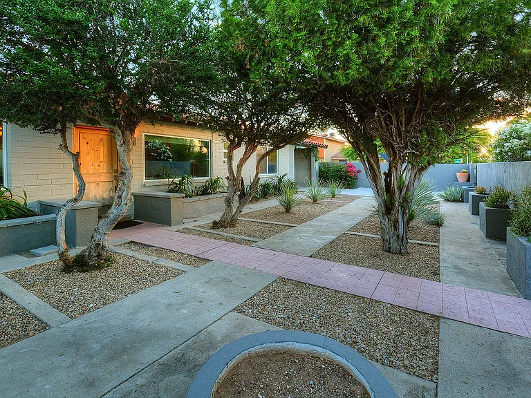 3532 E 3rd St — Photo 3