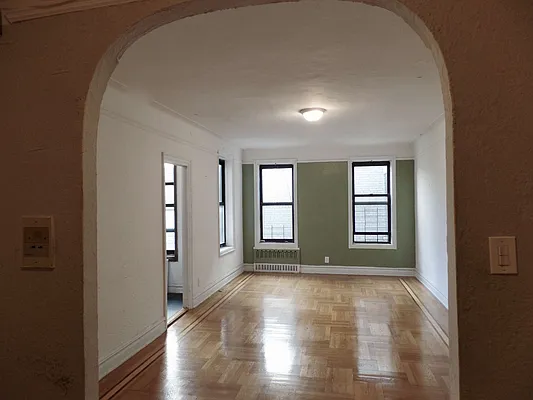 Rented by Albert Attias, LREB | media 2