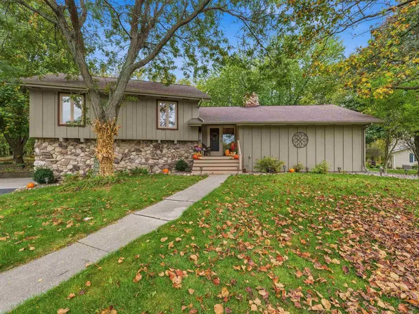 N7787 Ledgeview Springs Dr, Fond Du Lac, WI 54937