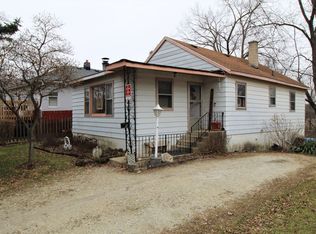 11 NE Circle Dr, Joliet, IL 60433