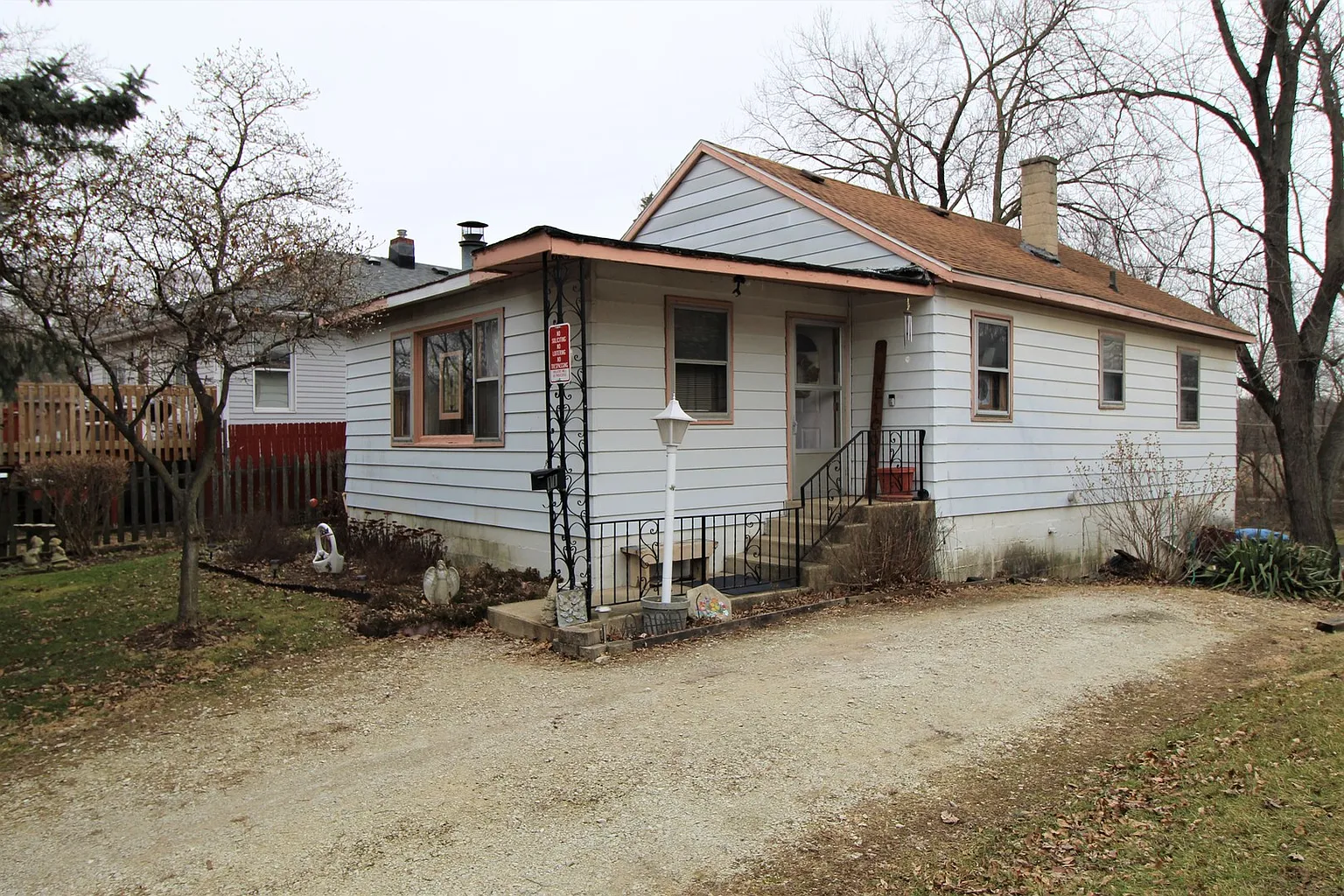 11 NE Circle Dr photo 1