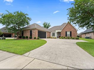4077 Shady Ridge Dr, Zachary, LA 70791