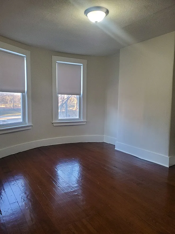 4 bed, 1000 sqft, $3,450 — Photo 1