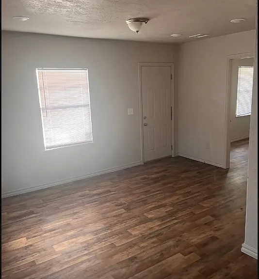 1516 E Madison St — Photo 4