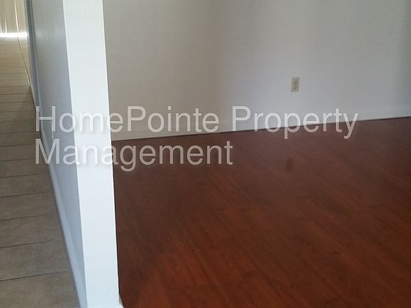 3rd image of 3518 Larchmont Square Ln