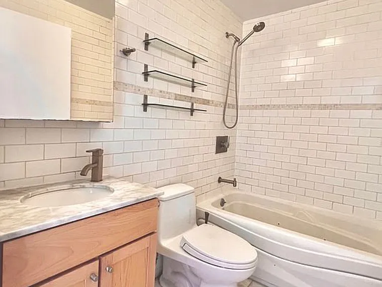 1735 Caton Ave #6D — Photo 11