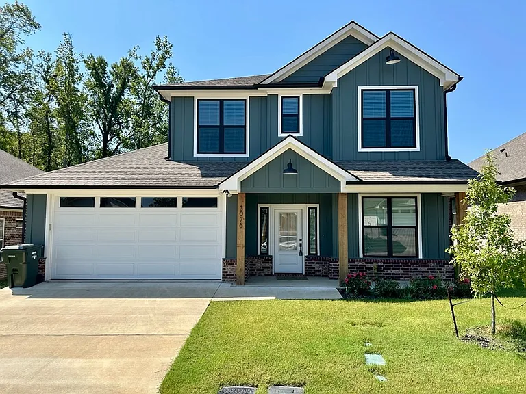 3076 Royal Garden Rd — Photo 1