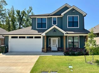 3076 Royal Garden Rd, Tyler, TX 75701