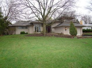 5701 S Monroe St, Hinsdale, IL