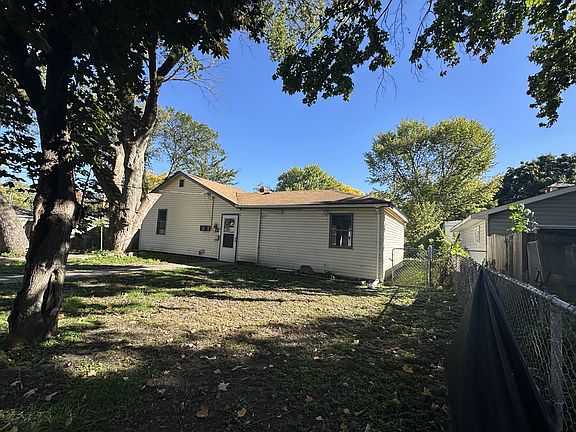 4th image of 4635 Xenia Ave N