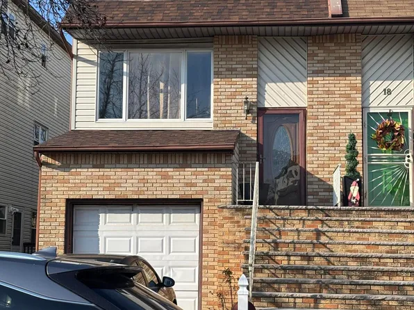 16 Cottonwood Ct, Staten Island, NY 10308