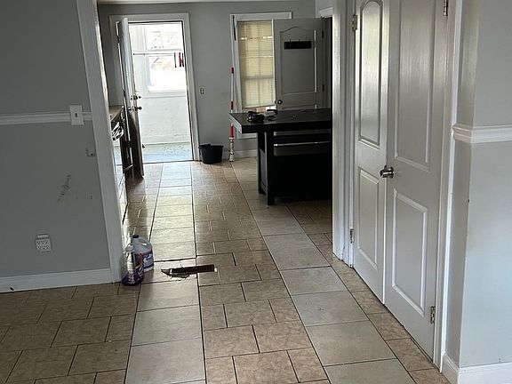 2nd image of 62 1/2 Hazel St