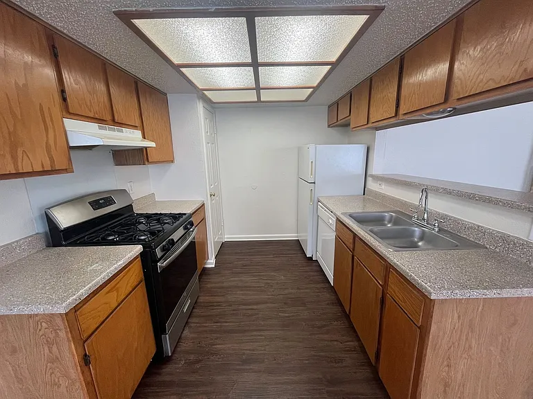 9217 Kempler Dr — Photo 3