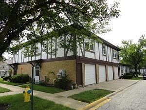 2nd image of 309 Farmingdale Cir