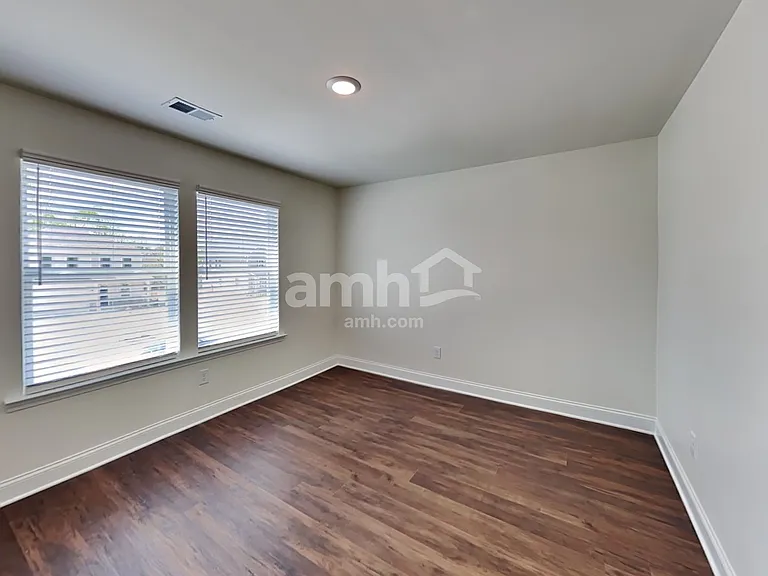 216 Willow Ln — Photo 19