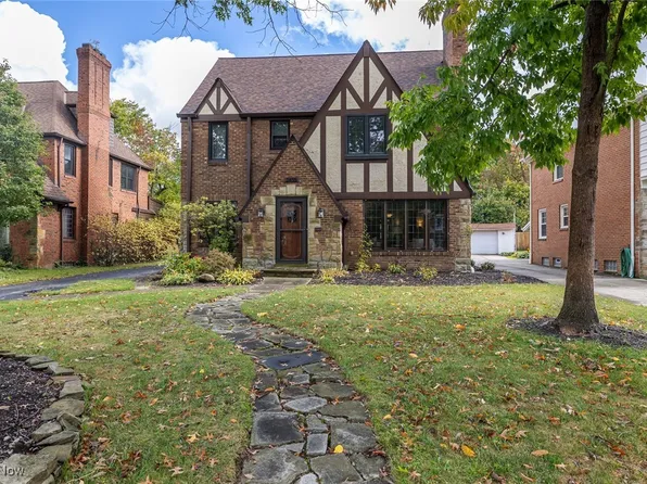 2459 Dysart Rd, University Heights, OH 44118