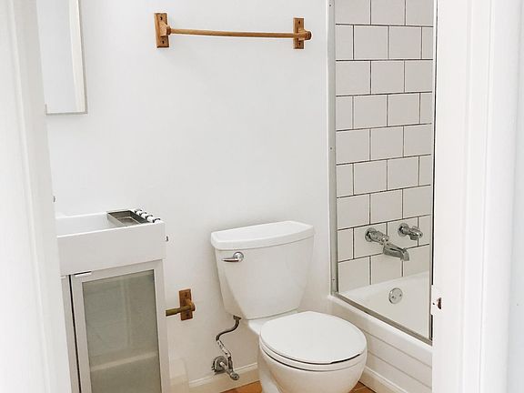 4th image of 1621 Clayton Ave APT 3
