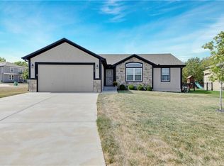 19728 Emerald St, Spring Hill, KS 66083