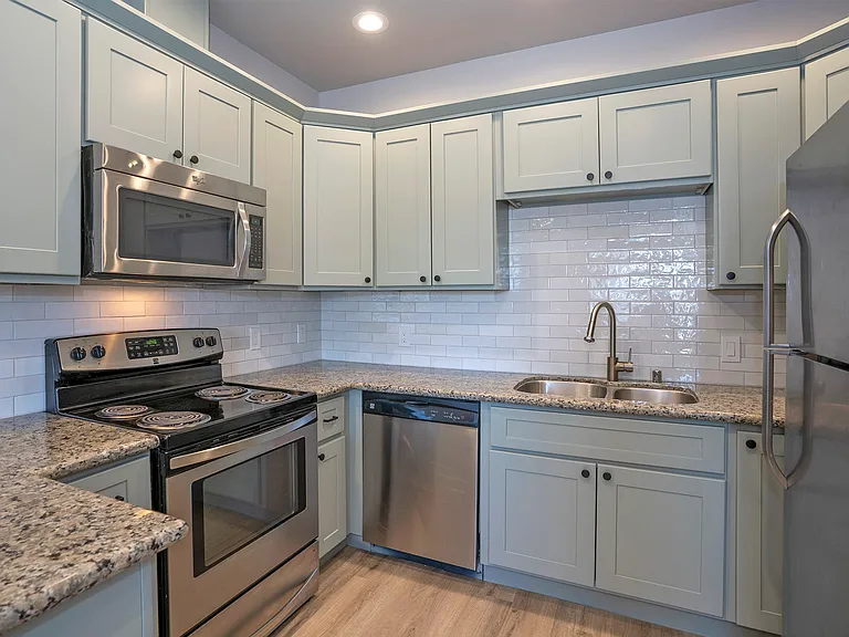 630 N Trafton St — Photo 18