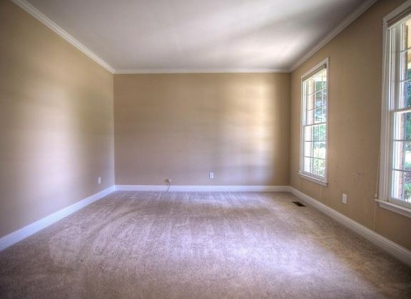 4th image of 5207 Millwood Dr