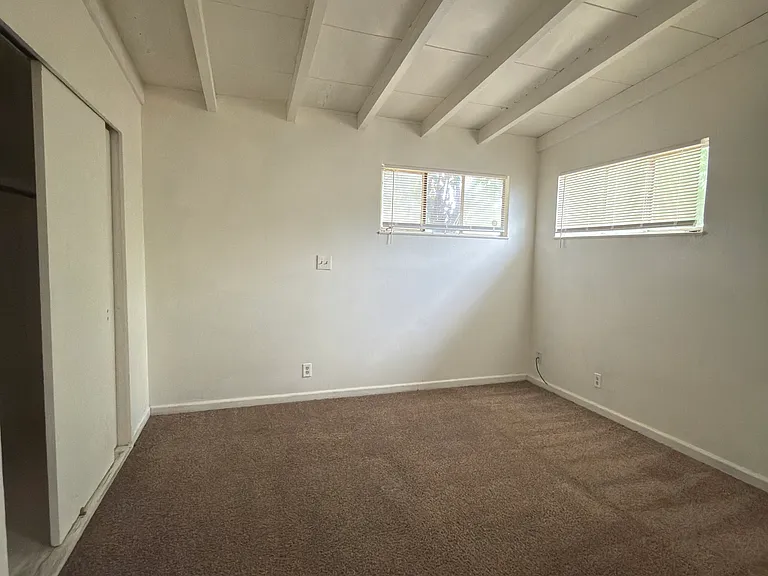 3547 N Lafayette Ave — Photo 9