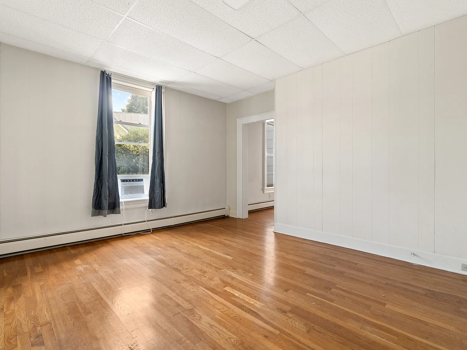 1 bed, 1200 sqft, $1,200 — Photo 2
