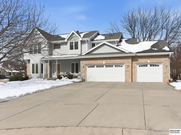 14016 Browne Cir, Omaha, NE 68164
