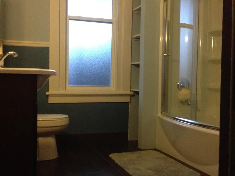 1013 W Franklin St #1 — Photo 6