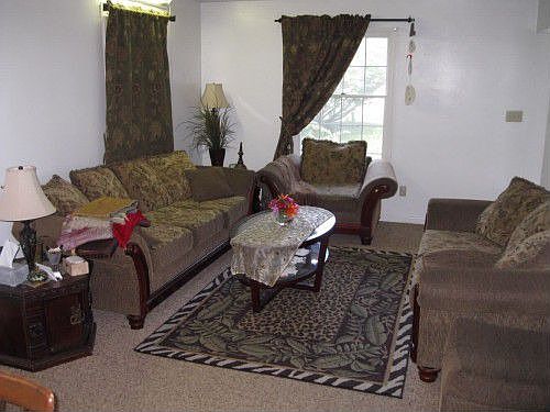 3rd image of 225 Bellvue Cir