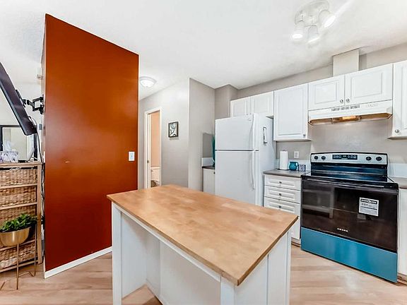 5th image of 82 W Citadel Point NW