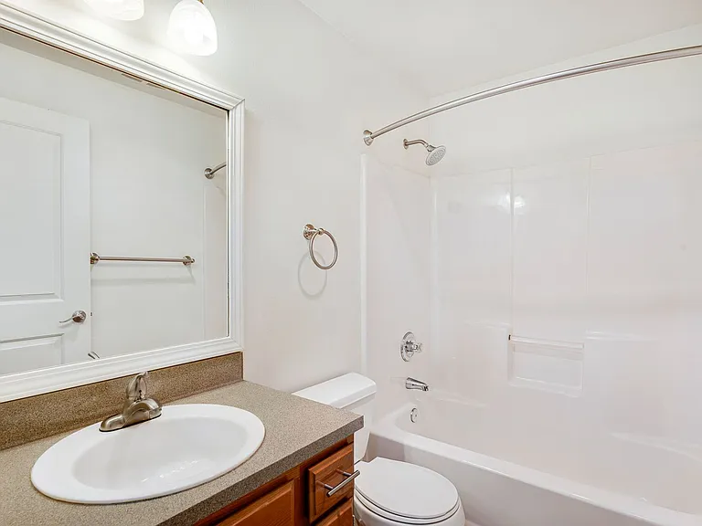 Northlink Apartments — Photo 74