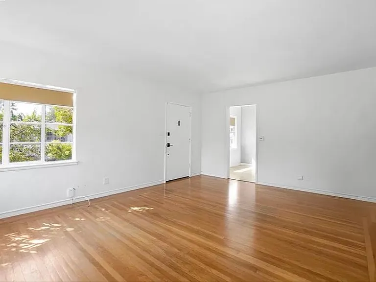2978 Georgia St — Photo 4