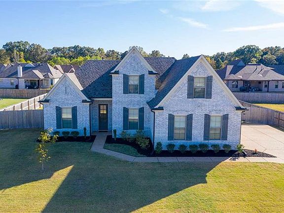 2nd image of 145 Oak Hollow Dr
