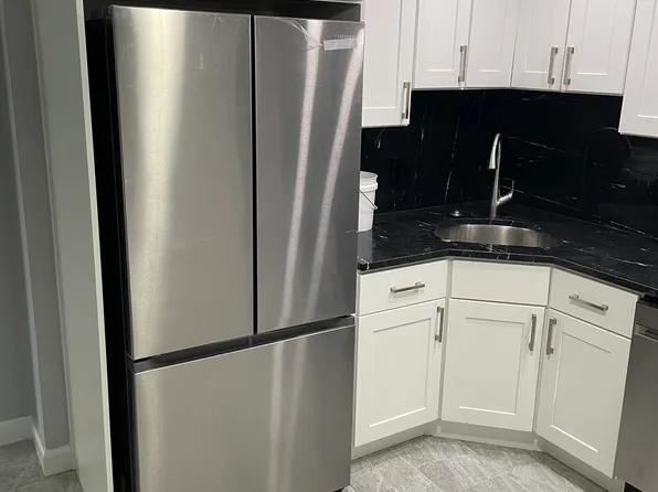 333 Central St APT 1H, Saugus, MA 01906