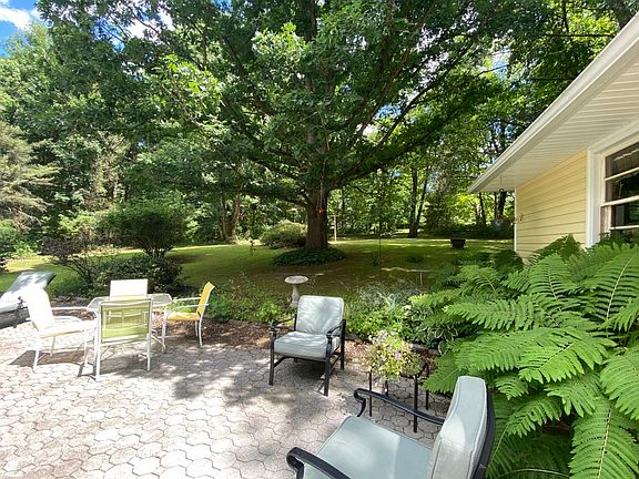 27 Housatonic Avenue