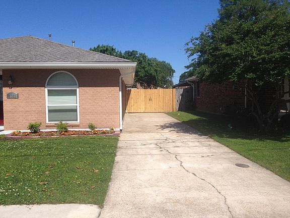 Driveway to backyard