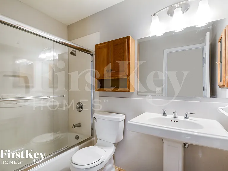 1530 Froesel Dr — Photo 14
