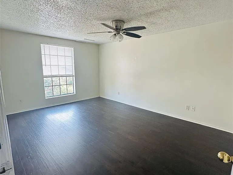 2401 Leon St #307 — Photo 14