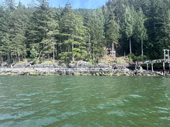 1268 Wf, Bowen Island, BC V0N 1G2