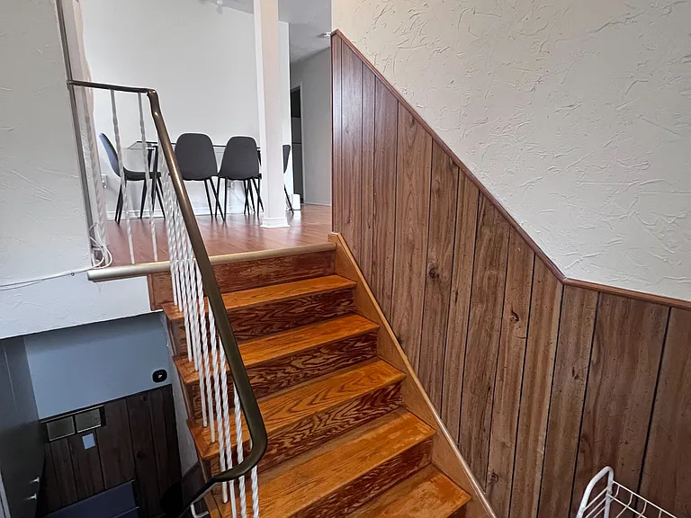 53 James Gray Dr #UPPER LEVEL — Photo 2