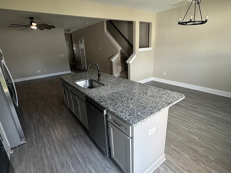 110 Addington Ln — Photo 5