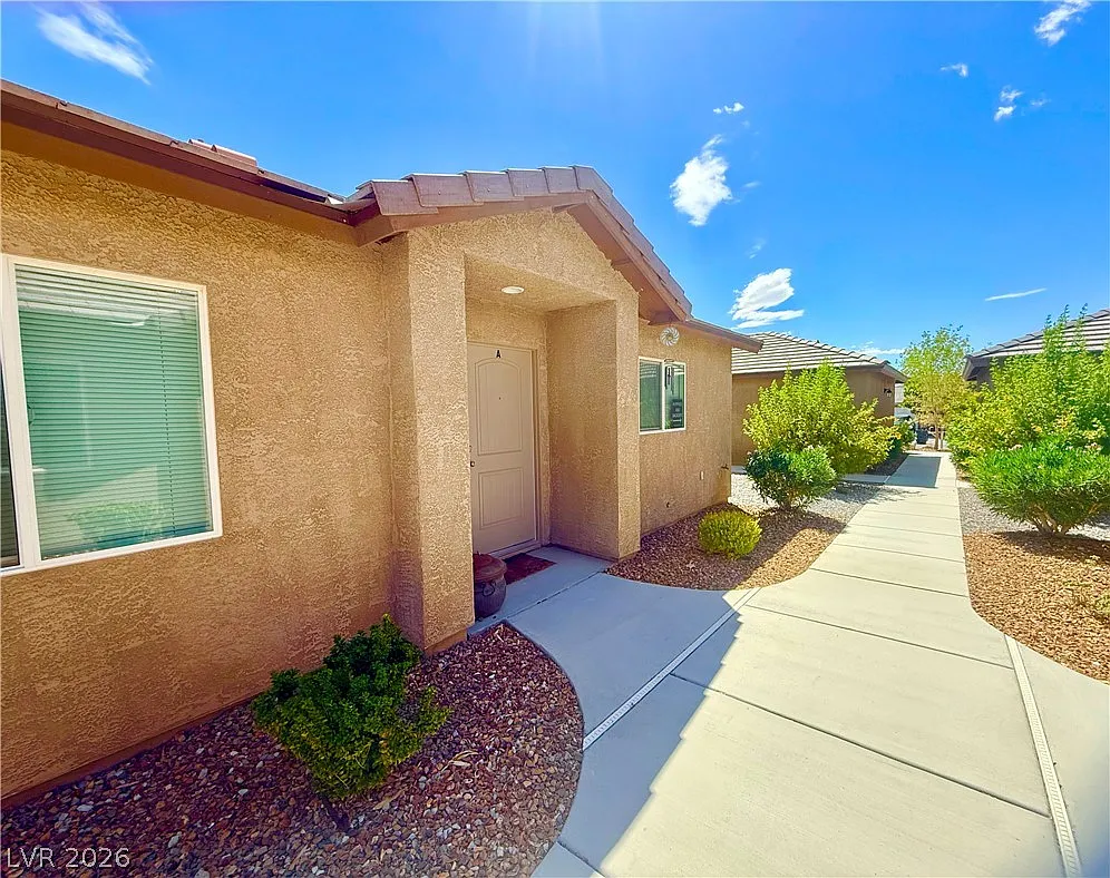 2 bed, 2.0 bath, 1982 sqft, $1,195 — Photo 3