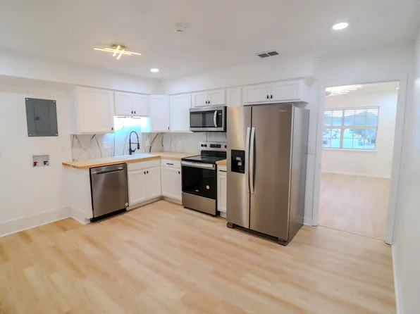 106 Woodhouse Ln #B, Savannah, GA 31406