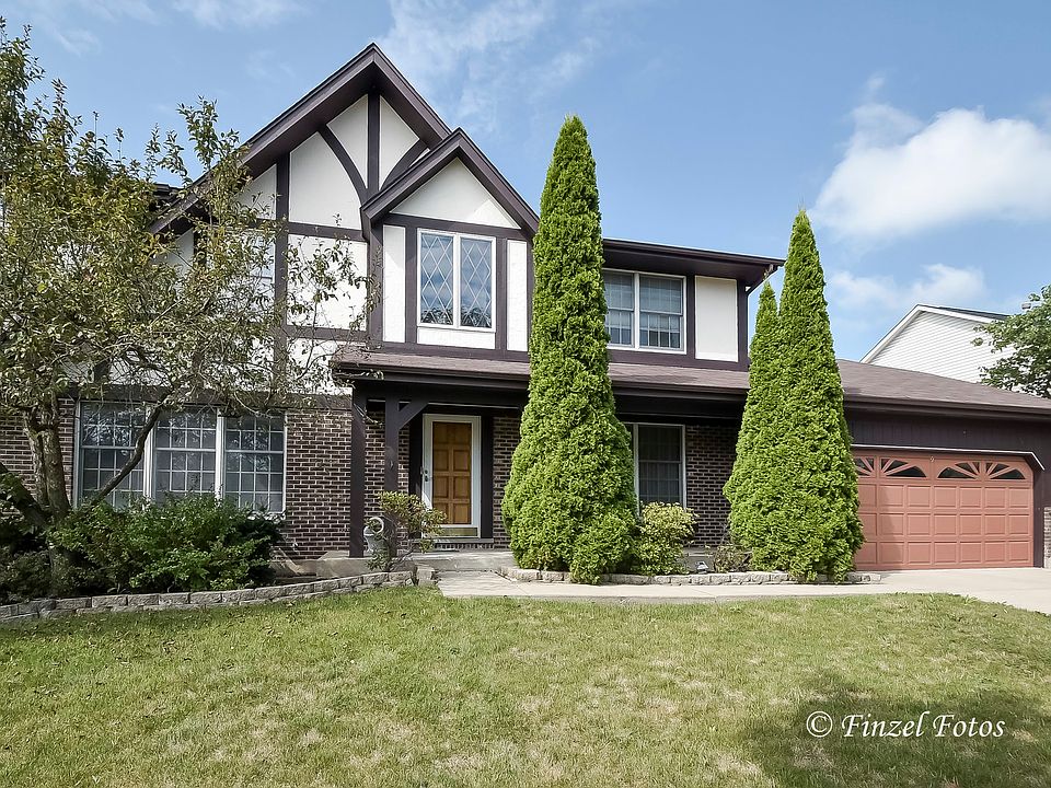 1st image of 356 Yorkshire Dr