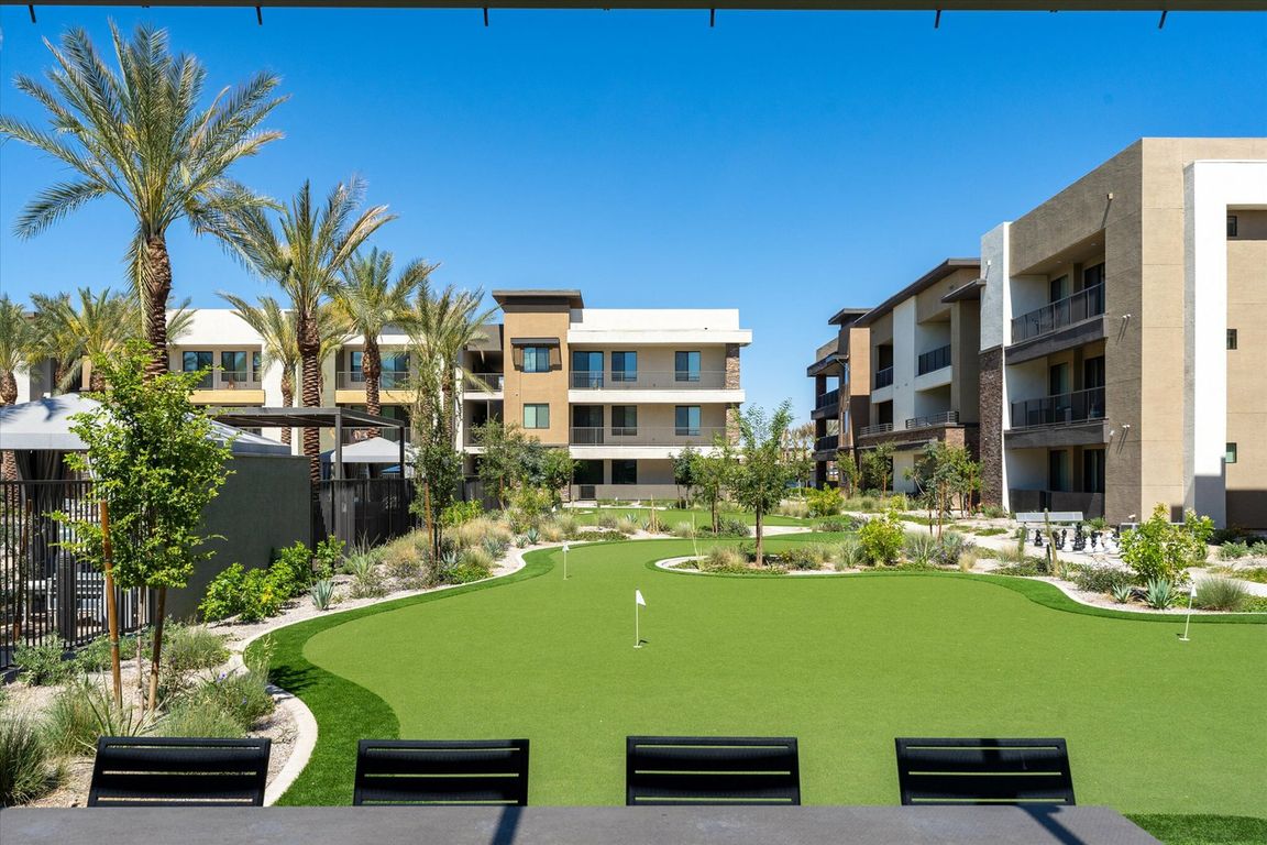 9 Hole Putting Green