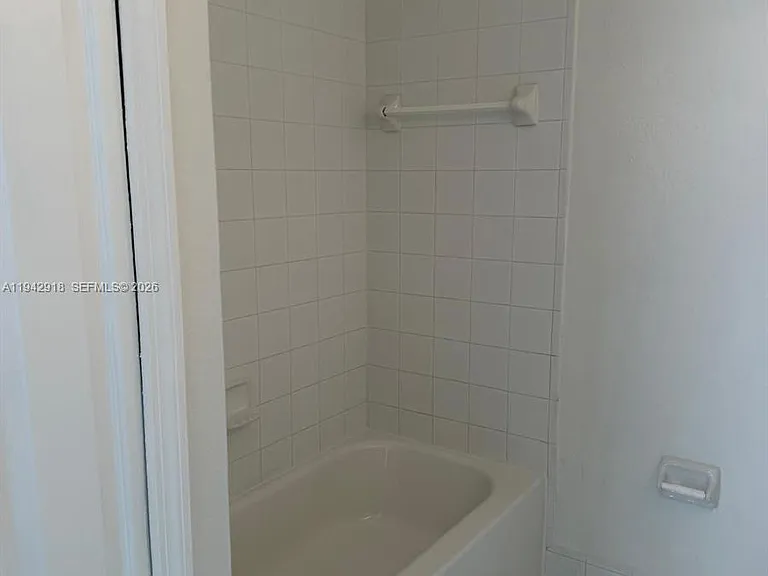 2637 SE 16th Ter #207 — Photo 5